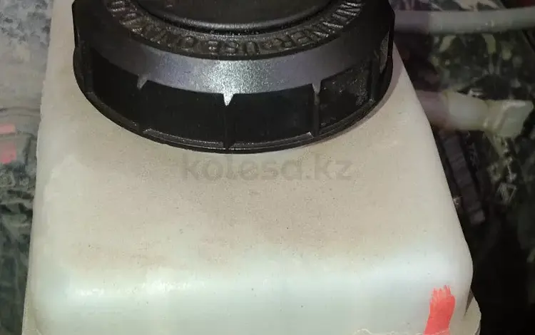 Тормозной бачок за 5 700 тг. в Астана