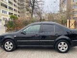 Volkswagen Jetta 2004 года за 2 600 000 тг. в Актау – фото 3