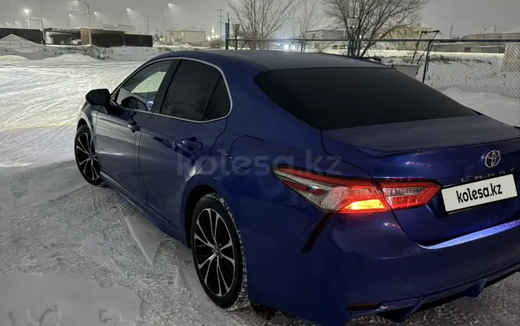 Toyota Camry 2018 года за 8 800 000 тг. в Караганда