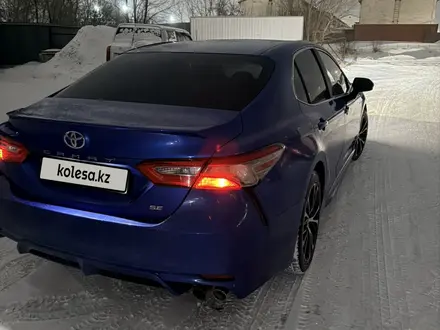 Toyota Camry 2018 года за 8 800 000 тг. в Караганда – фото 7