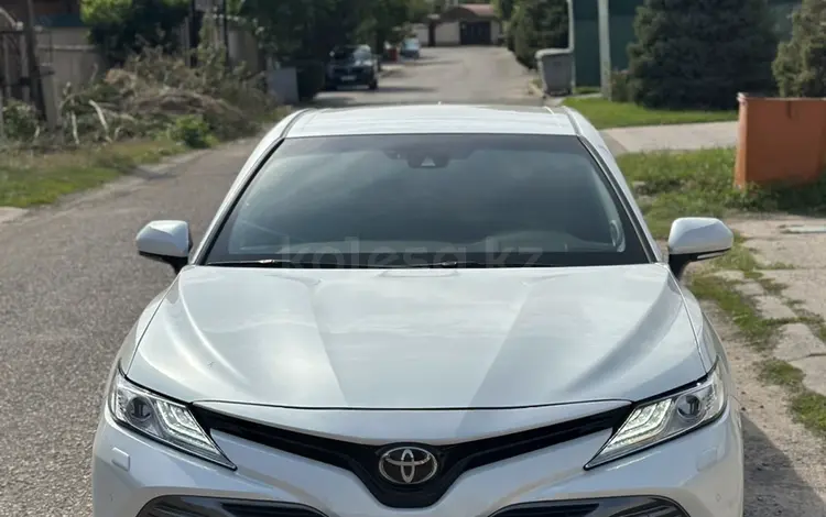 Toyota Camry 2020 года за 14 300 000 тг. в Шымкент