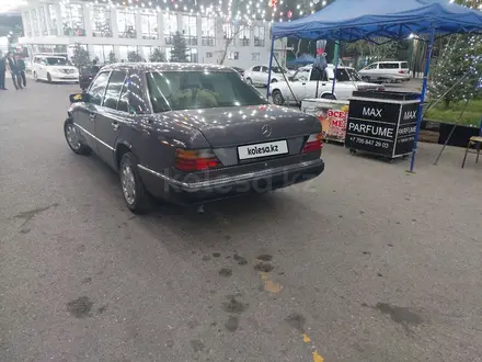 Mercedes-Benz E 200 1991 года за 1 150 000 тг. в Шымкент – фото 2