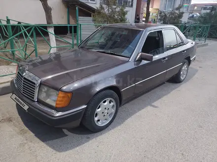 Mercedes-Benz E 200 1991 года за 1 150 000 тг. в Шымкент – фото 16