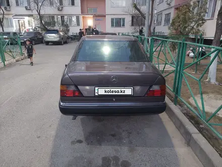 Mercedes-Benz E 200 1991 года за 1 150 000 тг. в Шымкент – фото 19
