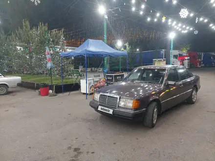 Mercedes-Benz E 200 1991 года за 1 150 000 тг. в Шымкент – фото 4