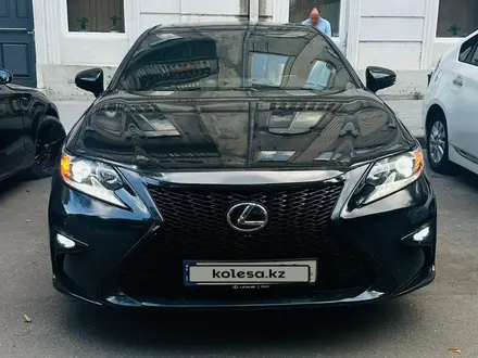 Lexus ES 300h 2012 года за 8 700 000 тг. в Актау