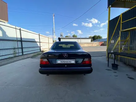 Mercedes-Benz E 260 1990 года за 1 650 000 тг. в Сарыагаш – фото 3