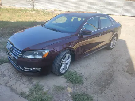 Volkswagen Passat 2014 года за 4 900 000 тг. в Атырау