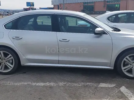 Volkswagen Passat 2013 года за 6 000 000 тг. в Атырау – фото 3