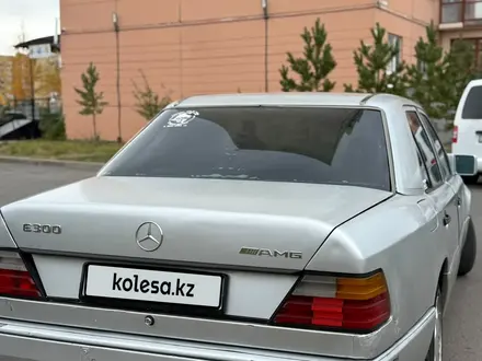 Mercedes-Benz E 300 1991 года за 600 000 тг. в Астана – фото 3