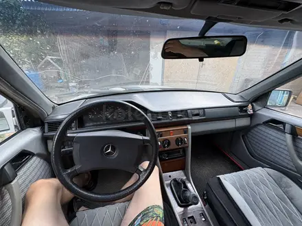 Mercedes-Benz E 300 1991 года за 600 000 тг. в Астана – фото 6