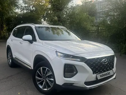 Hyundai Santa Fe 2019 года за 14 500 000 тг. в Алматы