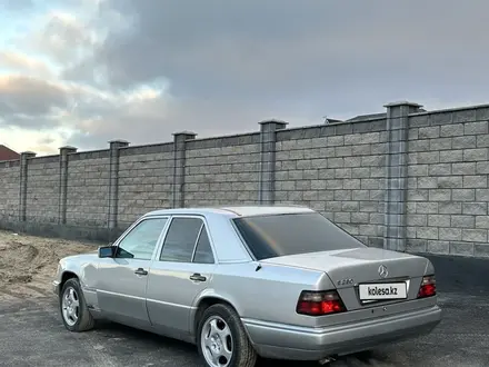 Mercedes-Benz E 280 1995 года за 2 500 000 тг. в Казалинск – фото 13