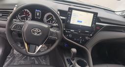 Toyota Camry 2022 года за 18 500 000 тг. в Мангистау – фото 4