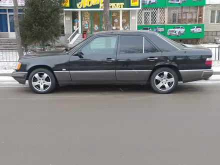 Mercedes-Benz E 200 1993 года за 2 000 000 тг. в Павлодар – фото 3