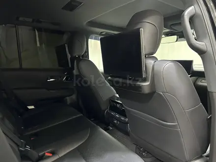 Toyota Land Cruiser Premium 2023 года за 50 700 000 тг. в Алматы – фото 7