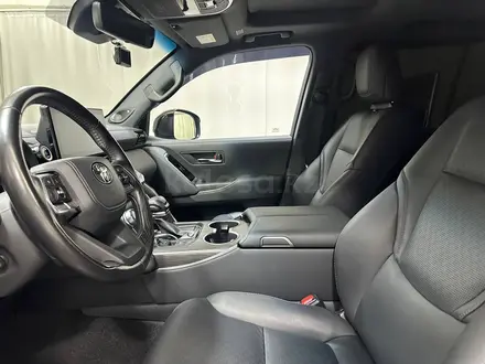 Toyota Land Cruiser Premium 2023 года за 50 700 000 тг. в Алматы – фото 12