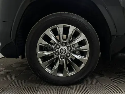 Toyota Land Cruiser Premium 2023 года за 50 700 000 тг. в Алматы – фото 16