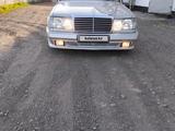 Mercedes-Benz E 220 1993 года за 1 850 000 тг. в Караганда