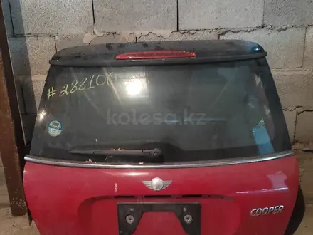 Крышка багажника на Mini COOPER за 35 000 тг. в Алматы