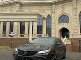 Toyota Camry 2017 года за 11 000 000 тг. в Атырау – фото 4