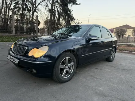 Mercedes-Benz C 320 2001 года за 3 100 000 тг. в Алматы – фото 3