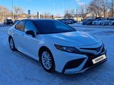 Toyota Camry 2023 годаүшін12 850 000 тг. в Актобе – фото 3