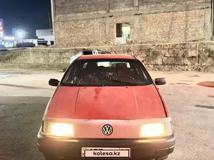 Volkswagen Passat 1990 года за 400 000 тг. в Алматы