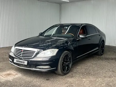 Mercedes-Benz S 500 2009 года за 8 344 000 тг. в Астана – фото 2