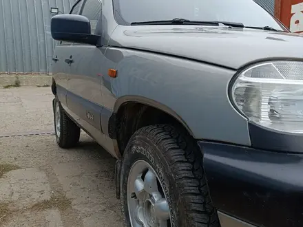 Chevrolet Niva 2008 года за 1 950 000 тг. в Уральск – фото 2