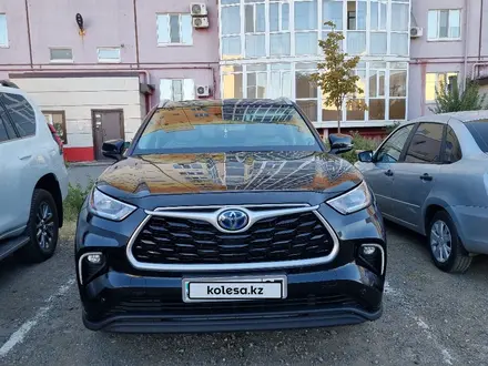 Toyota Highlander 2022 года за 23 500 000 тг. в Уральск