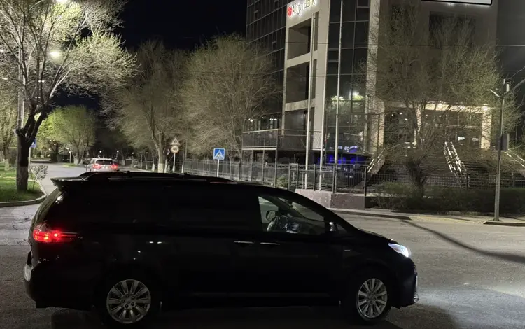 Toyota Sienna 2016 годаүшін16 000 000 тг. в Атырау