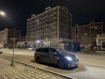 Toyota Sienna 2016 года за 16 000 000 тг. в Атырау – фото 5