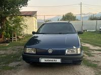 Volkswagen Passat 1993 годаүшін1 680 000 тг. в Алматы