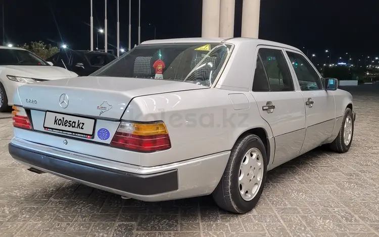 Mercedes-Benz E 220 1993 года за 2 200 000 тг. в Туркестан