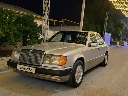 Mercedes-Benz E 220 1993 года за 2 200 000 тг. в Туркестан – фото 5