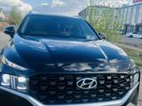Hyundai Santa Fe 2021 года за 19 000 000 тг. в Уральск – фото 2