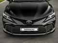 Toyota Camry 2023 года за 16 200 000 тг. в Алматы – фото 2