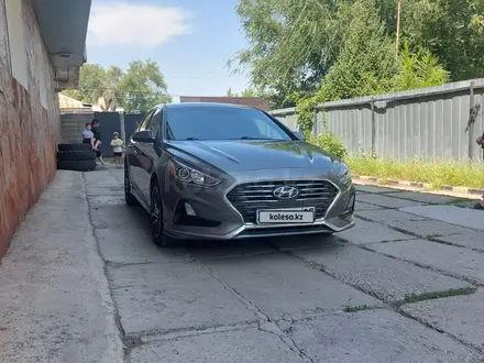 Hyundai Sonata 2019 года за 8 000 000 тг. в Алматы – фото 5