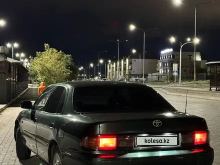 Toyota Camry 1994 года за 1 600 000 тг. в Актау – фото 2