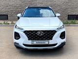 Hyundai Santa Fe 2020 года за 15 600 000 тг. в Астана