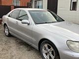 Mercedes-Benz S 220 2000 года за 4 000 000 тг. в Семей – фото 3