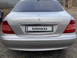 Mercedes-Benz S 220 2000 годаүшін3 700 000 тг. в Семей – фото 4