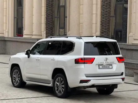 Toyota Land Cruiser 2023 года за 57 000 000 тг. в Алматы – фото 2