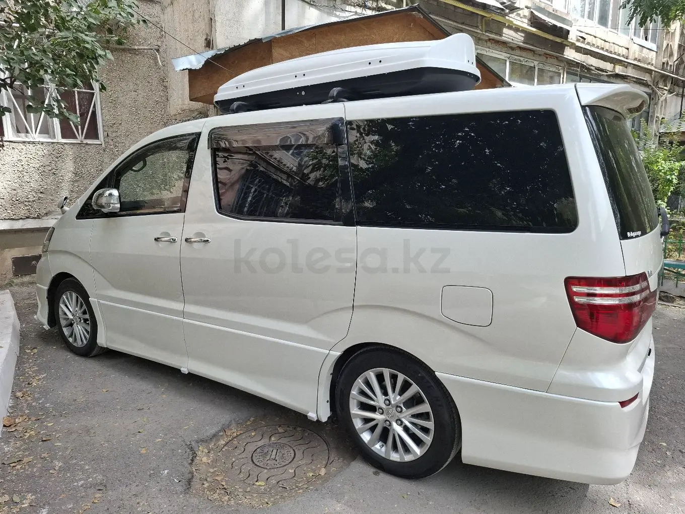 Toyota Alphard, 2008