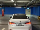 Lexus ES 350 2022 годаүшін23 500 000 тг. в Алматы – фото 4