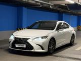 Lexus ES 350 2022 годаүшін23 500 000 тг. в Алматы – фото 2