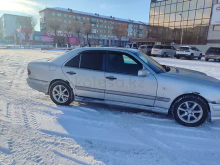 Mercedes-Benz E 220 1998 года за 1 600 000 тг. в Караганда – фото 10