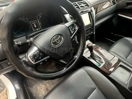 Toyota Camry 2016 года за 12 700 000 тг. в Жезказган – фото 2