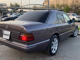 Mercedes-Benz E 320 1992 годаүшін2 600 000 тг. в Алматы – фото 4